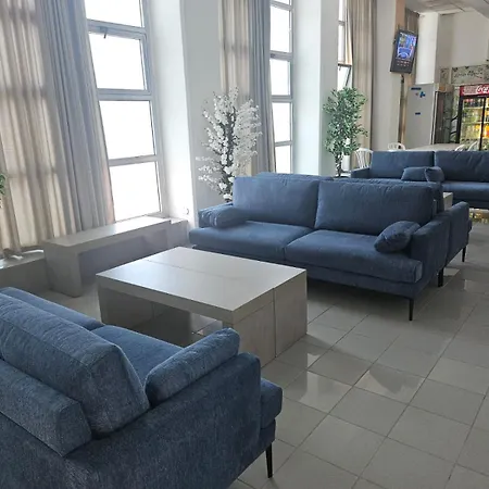 Eilat Octopus Apartment - אילת אוקטופוס -שני חדרים וסלון, בריכה בקיץ Extérieur photo
