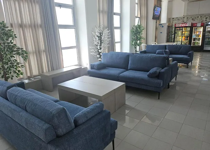 Eilat Octopus Apartment - אילת אוקטופוס -שני חדרים וסלון, בריכה בקיץ